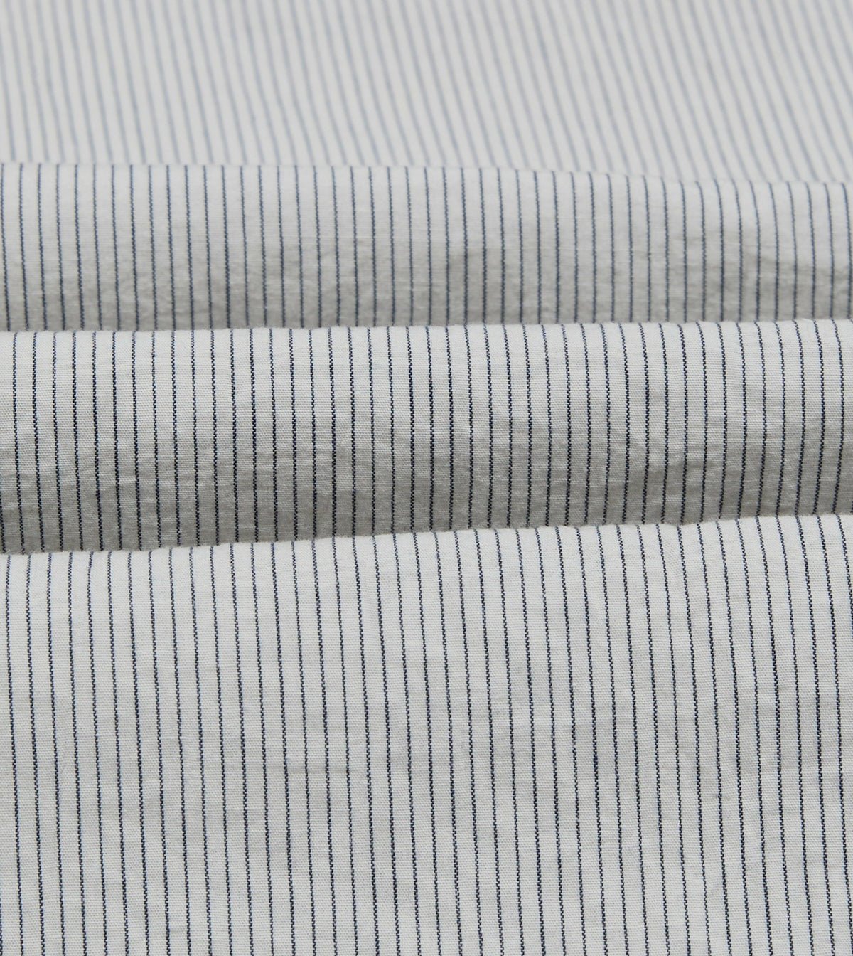 Drake's White and Navy Pinstripe Linen-Cotton Long Point Collar Shirt